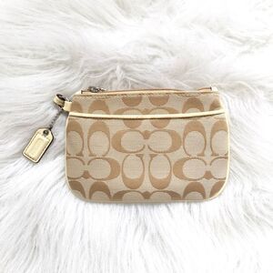 🔃Coach Signature Logo Tan Wristlet
